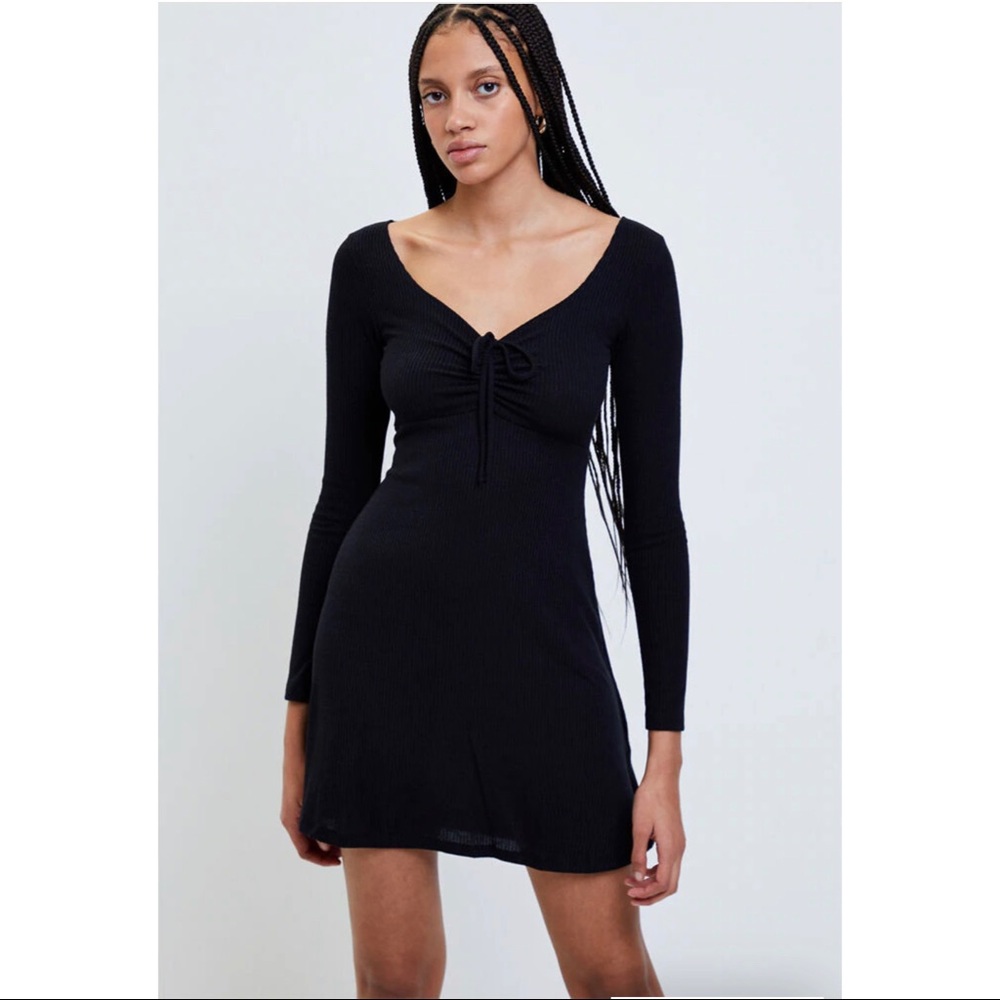 Billabong “walk away” black long sleeve dress